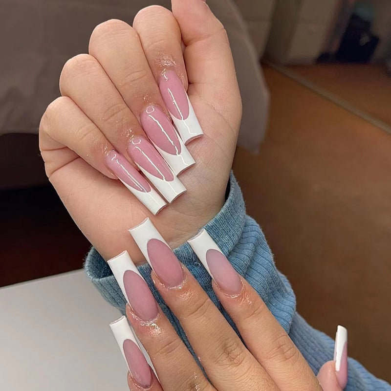 Fashionable artificial nails Bowlift