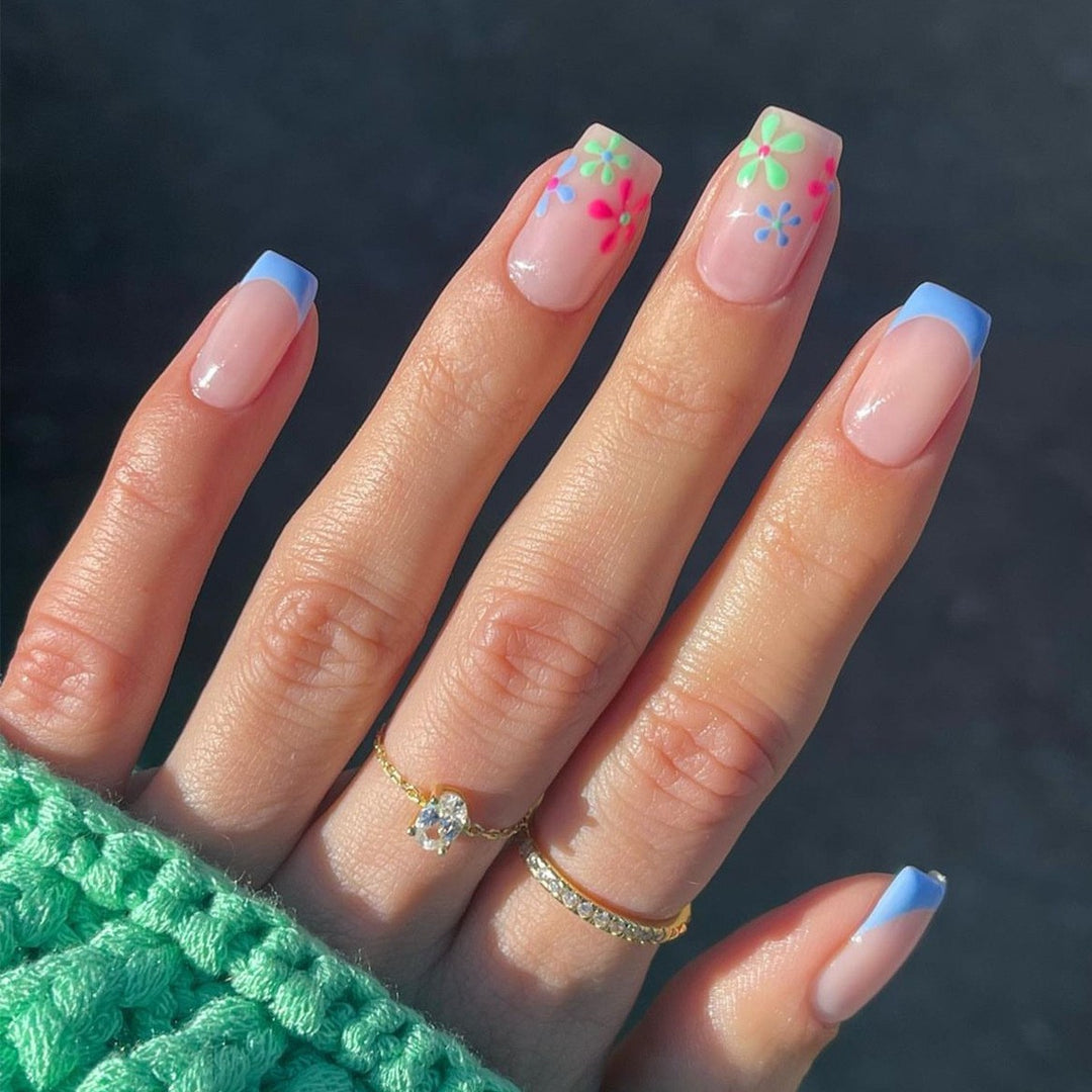 Decorative Floral Press-On Nail Art Set with 3D Flower Accents Bowlift