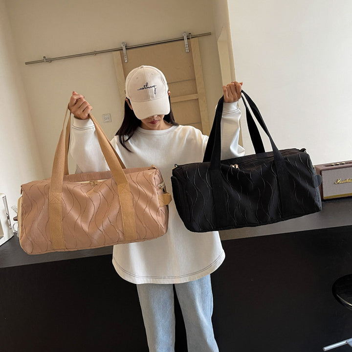 Sporty travel bag with stylish wave pattern Bowlift
