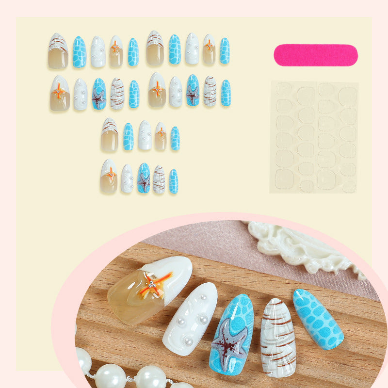 Nail set with maritime design and playful accents Bowlift