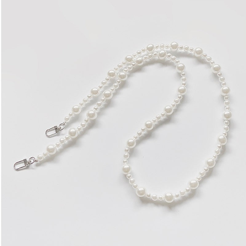 Heart-Designed Beaded Eyewear Chain Bowlift