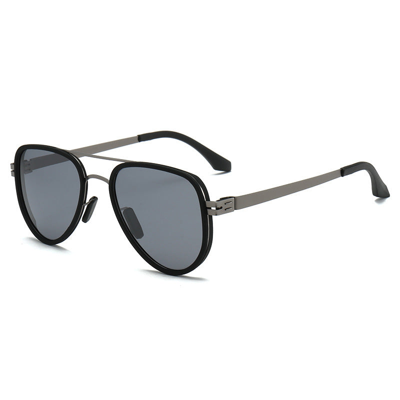 Women Aviator Sunglasses with robust metal frame and polarized lenses Bowlift