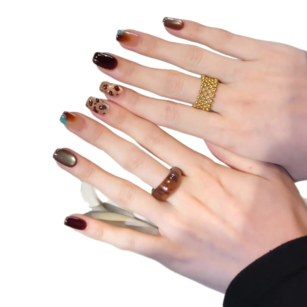 Artistic Press-On Nail Design Bowlift