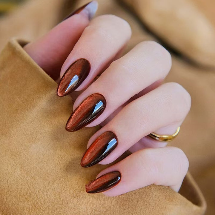 Artificial nails in modern glamour look Bowlift