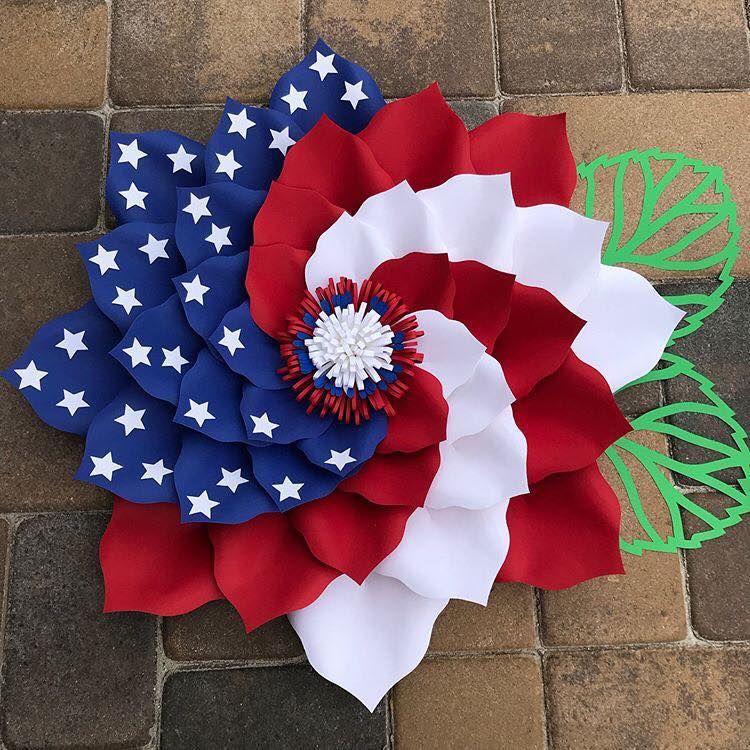 Unisex nan patriotic burlap starburst wreath with layered mesh petals and jute rosette center Bowlift
