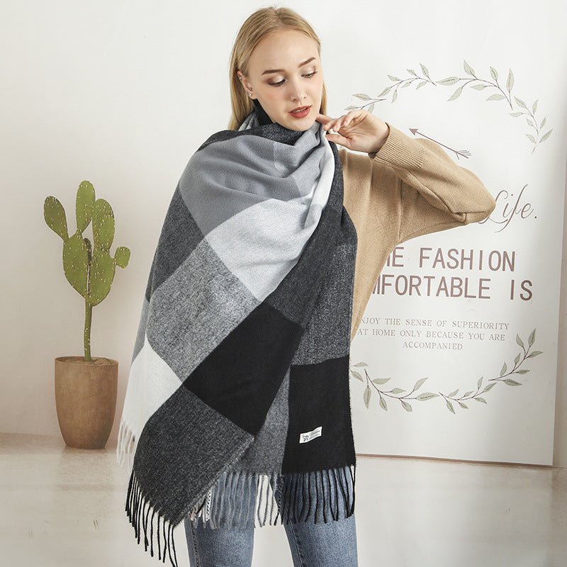 Ladies stylish patterned scarf Bowlift