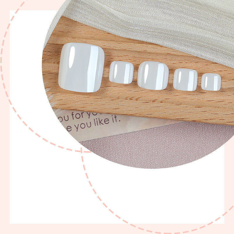 Artificial nail set with versatile shapes and smooth finish Bowlift