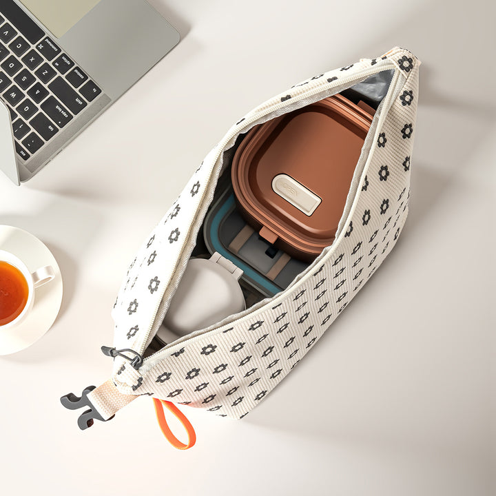 Insulated Lunch Carrier Bag with Fun Strawberry Design Bowlift