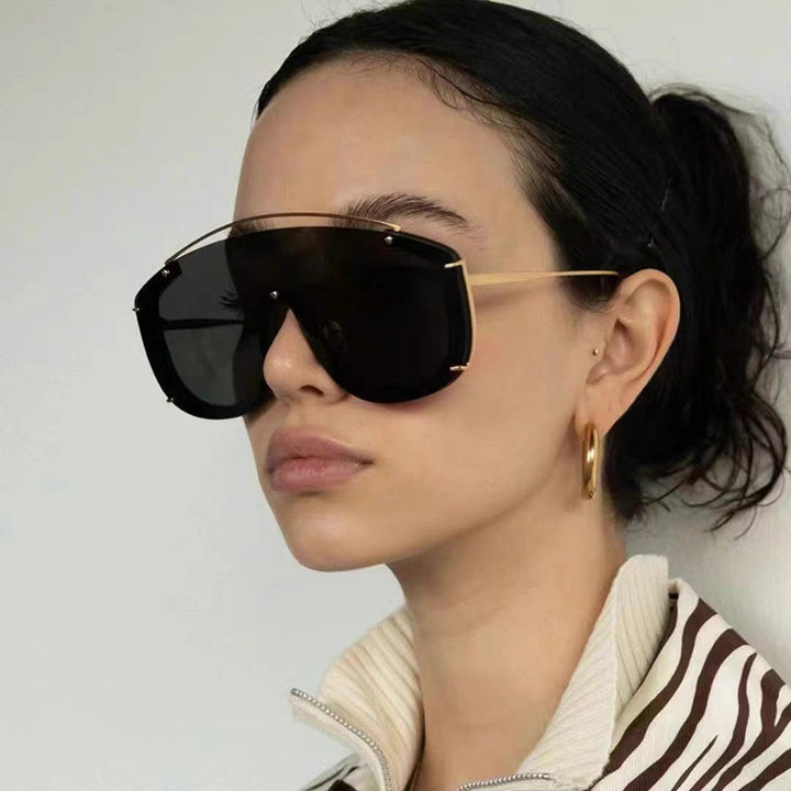 Ladies futuristic oversized sunglasses Bowlift