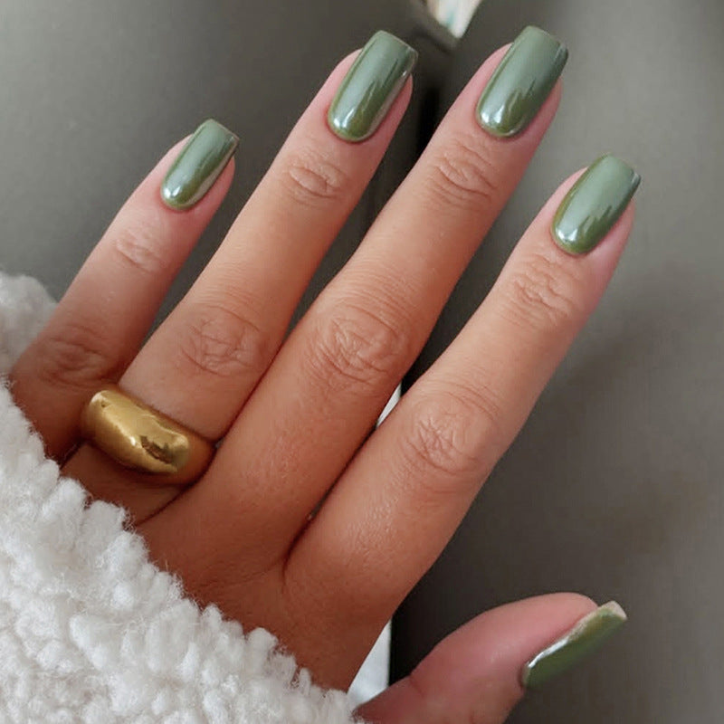 Artificial Nail Set with Elegant, Glossy Design Bowlift