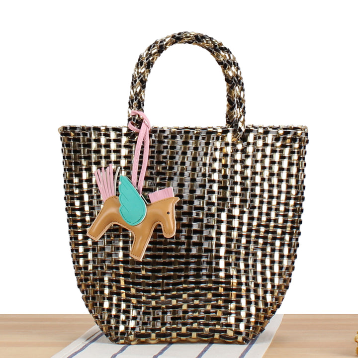Playful basket bag with unique pendant Bowlift