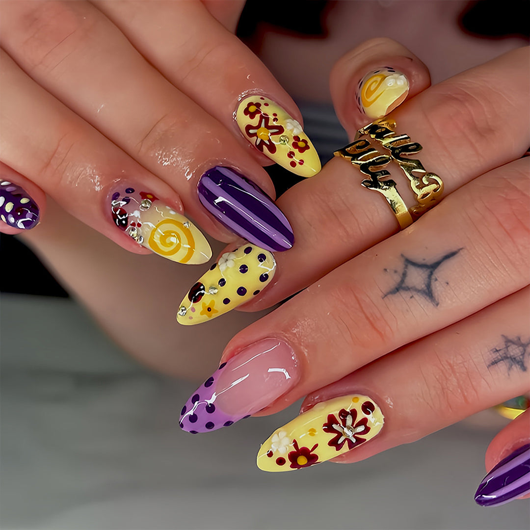 Artificial Fingernails with Floral and Geometric Design Bowlift