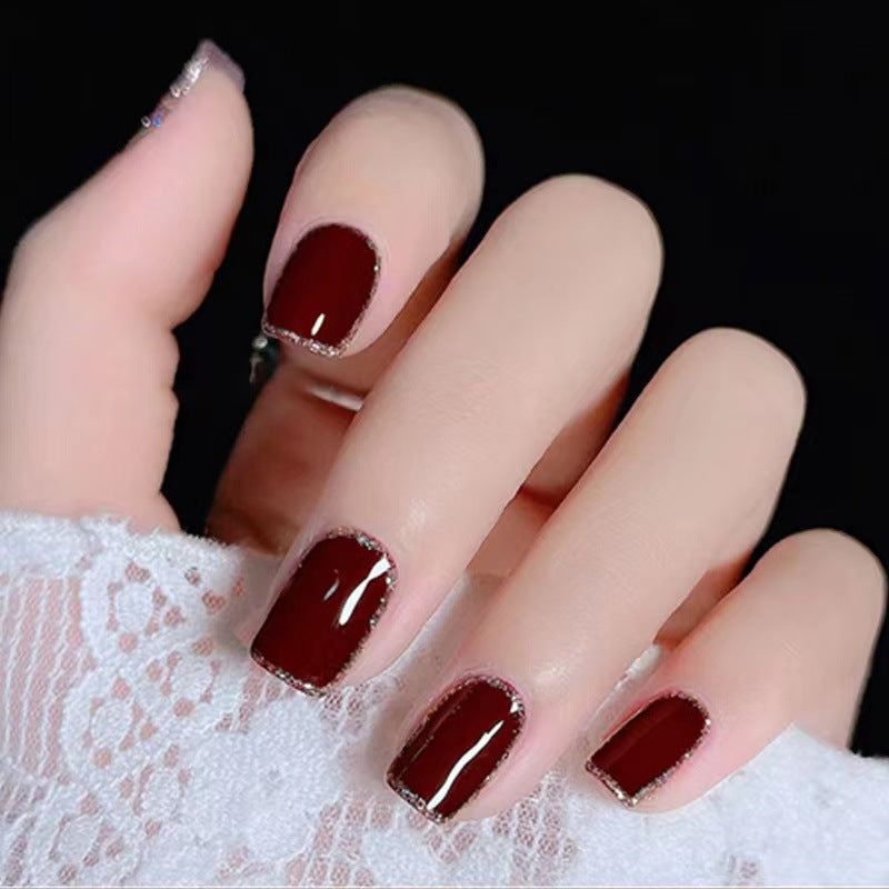 Elegant and sparkling nail art Bowlift