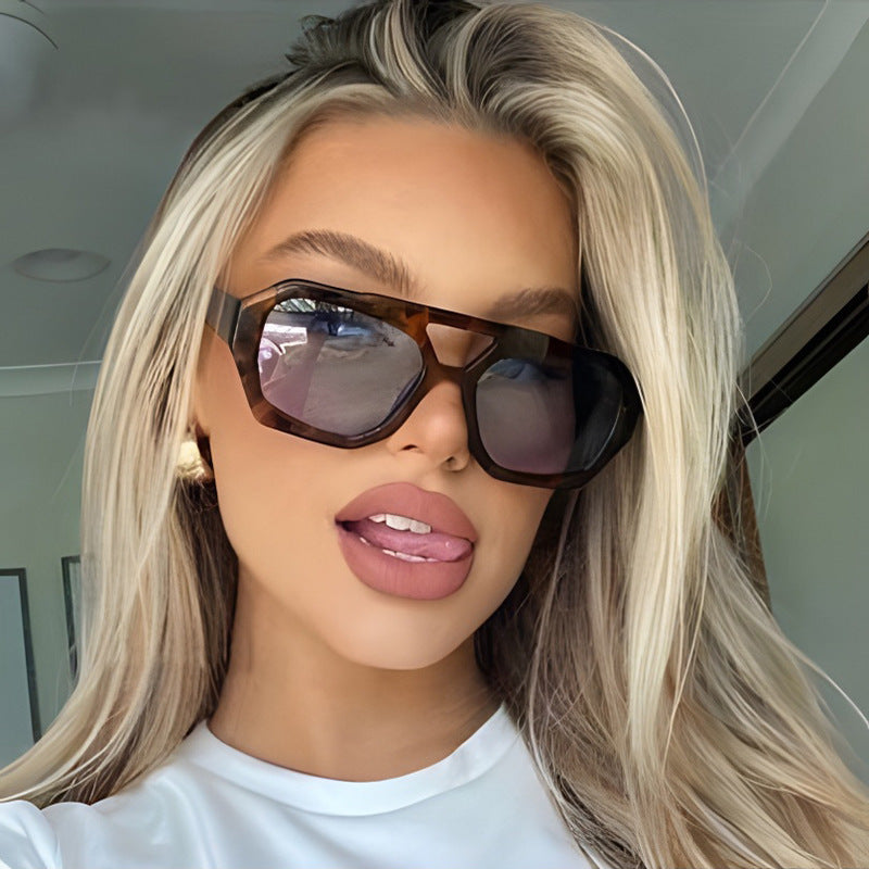 Women's geometric sunglasses with luxurious design Bowlift