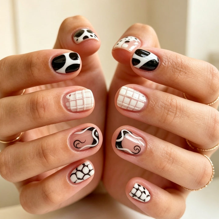 Artificial nails with modern night motif Bowlift