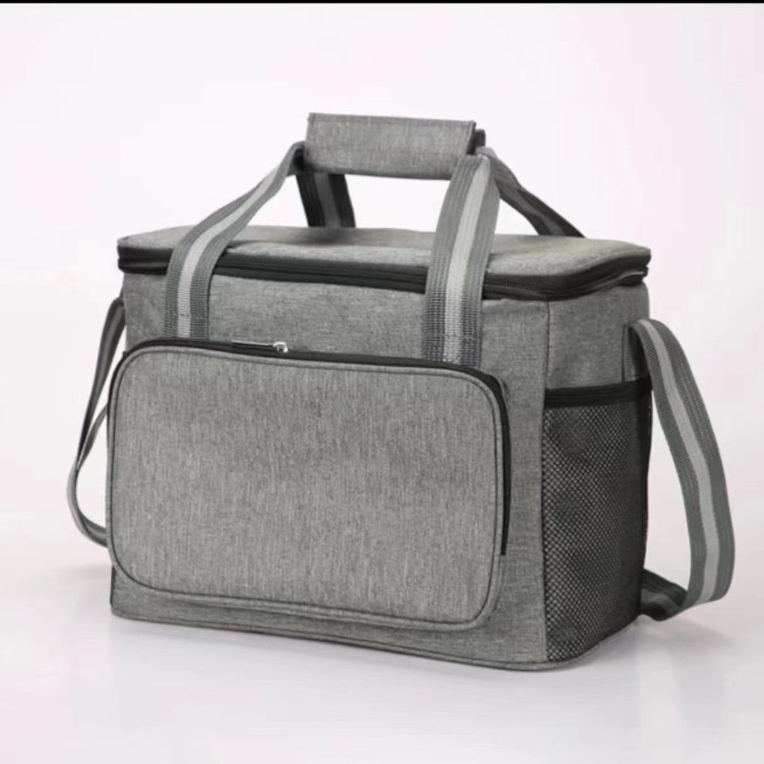 Cooling and transport bag with insulating inner lining Bowlift