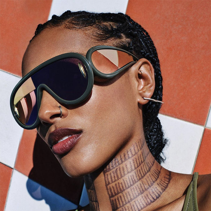 Ladies sporty protective goggles in innovative design Bowlift