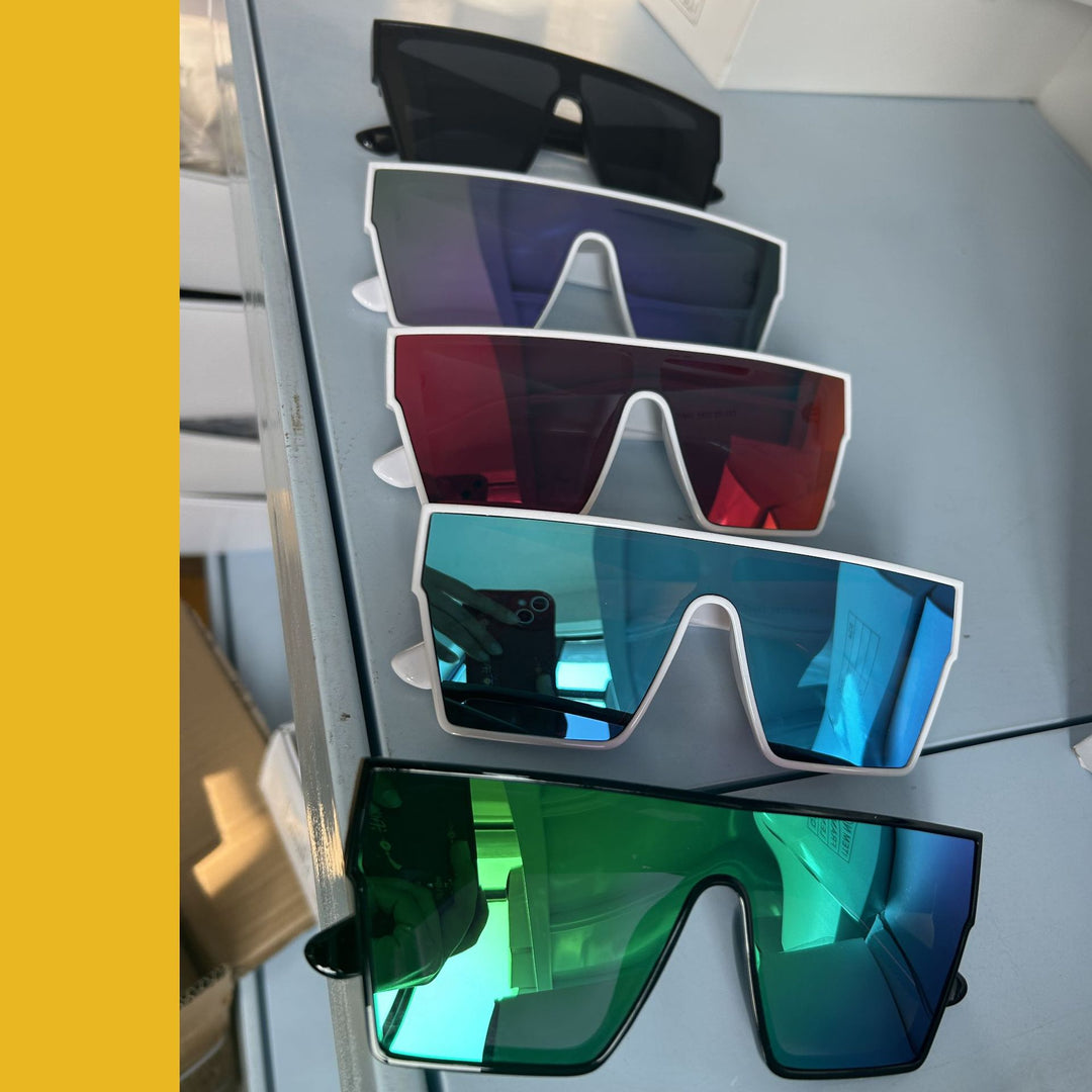 Ladies fashionable sunglasses with angular lenses Bowlift