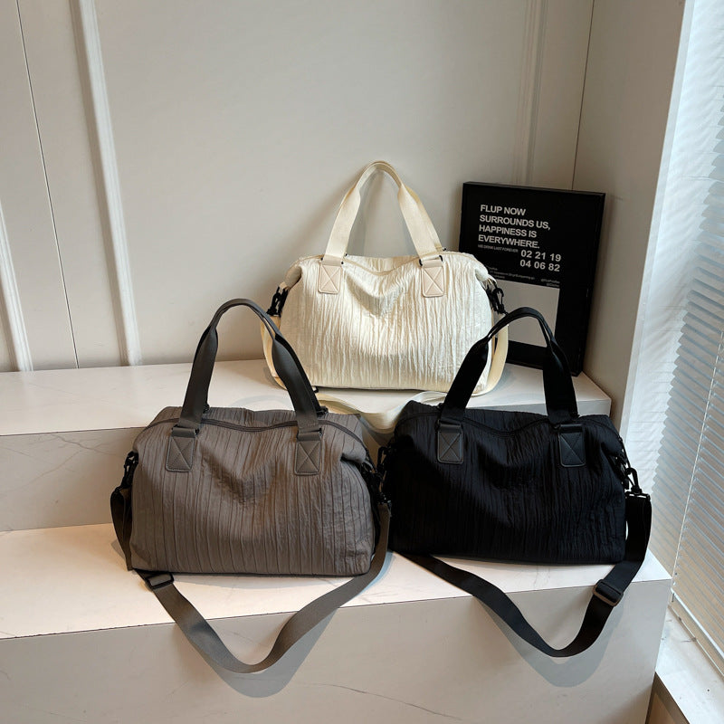 Durable sports and travel bag with ergonomic design Bowlift