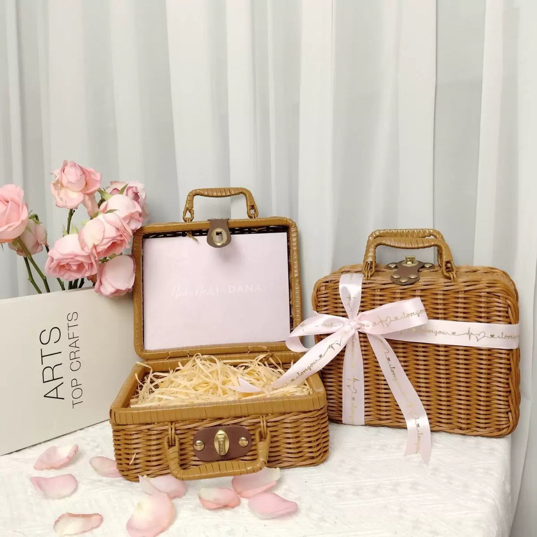Ladies stylish and practical rattan cosmetic box Bowlift