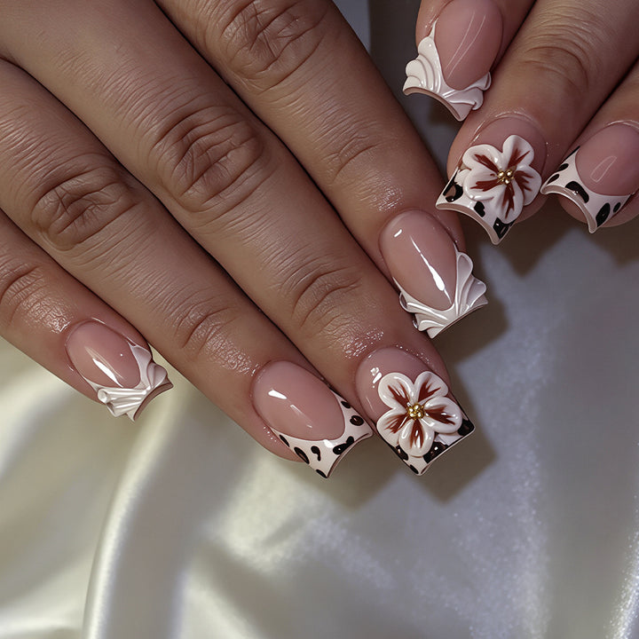 Floral Accent Nail Art Kit Bowlift
