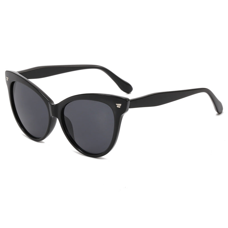 Ladies trendy cat-eye sunglasses with transparent frame and blue lenses Bowlift