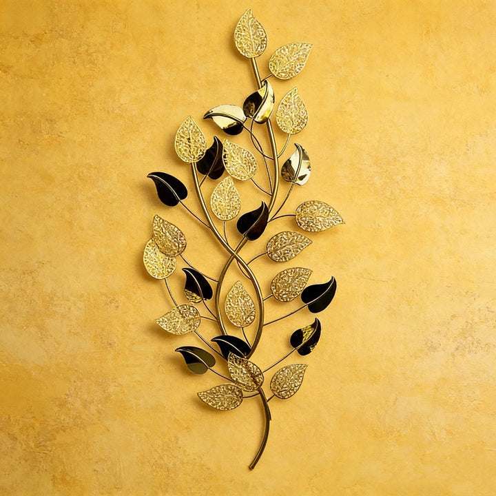 Wall-Mounted Leaf Sculpture Bowlift