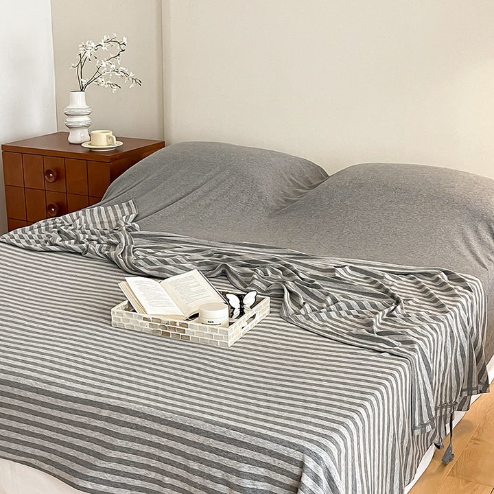 Women's living room blanket made of high-quality cotton with fine stripes Bowlift