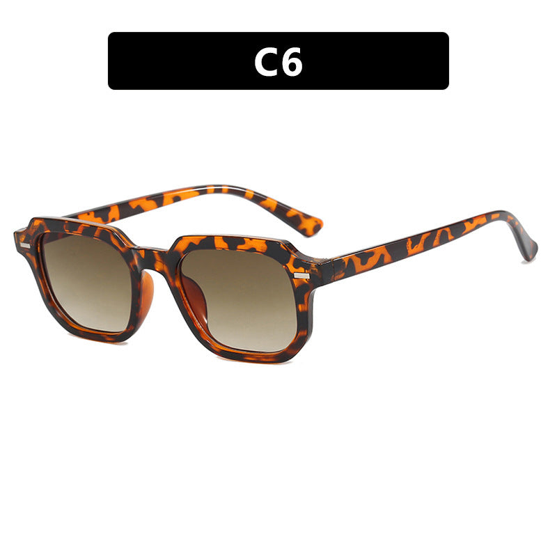 Ladies stylish sunglasses in striking, geometric design Bowlift