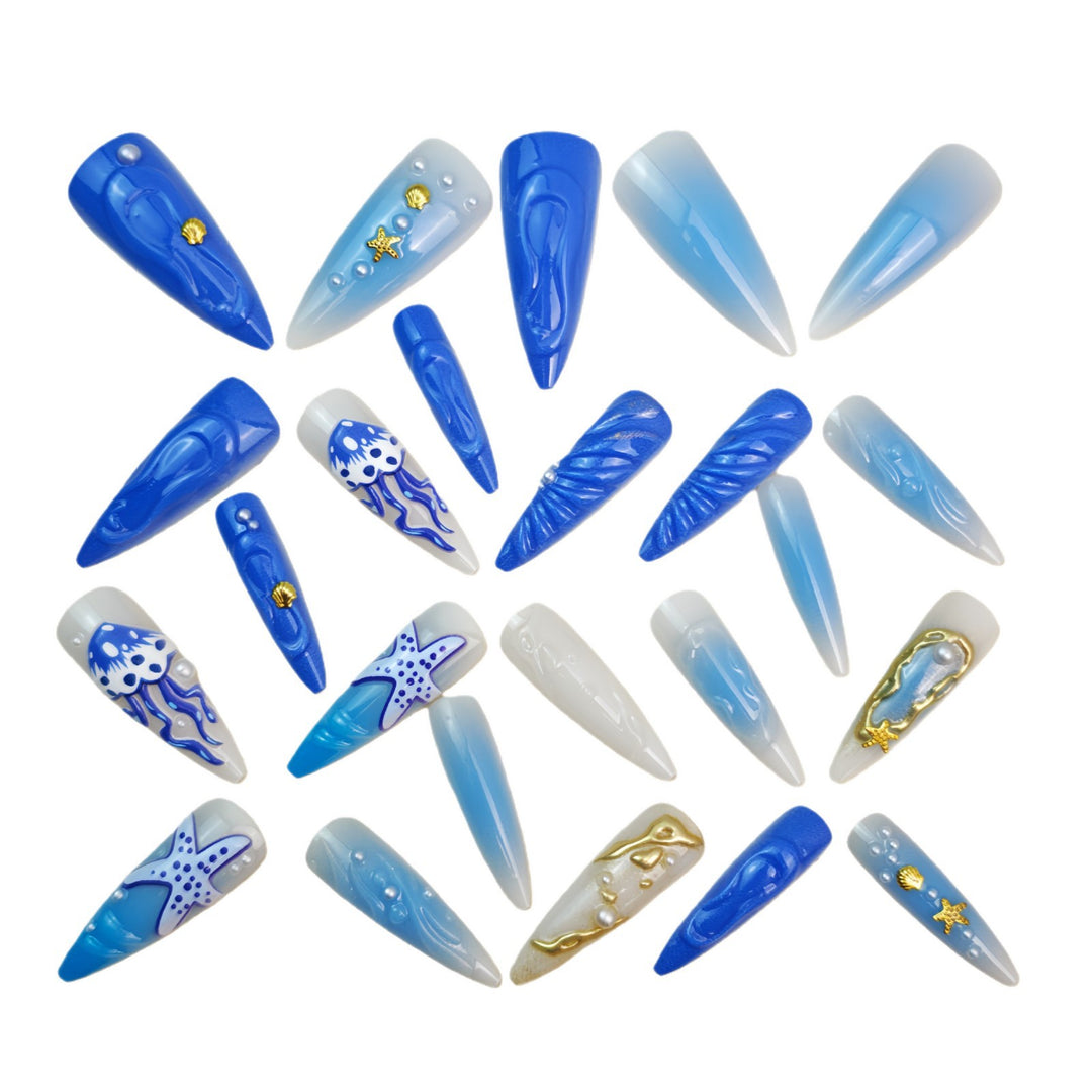 Exclusive artificial nails with maritime design Bowlift