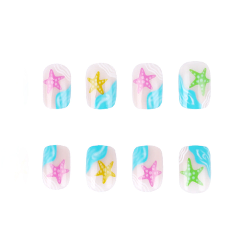 Artistic Beach-Themed Nail Art Bowlift