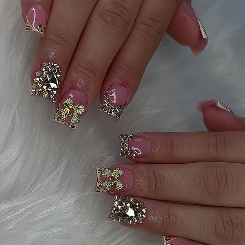 Glamorous Rhinestone-Embellished Press-On Nails Bowlift