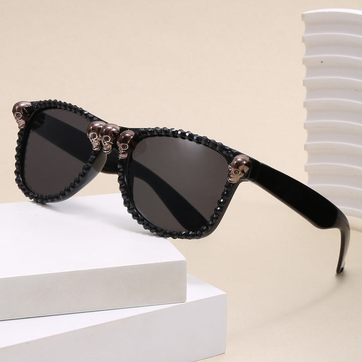 Women's extravagant sunglasses with crystal embellishments Bowlift