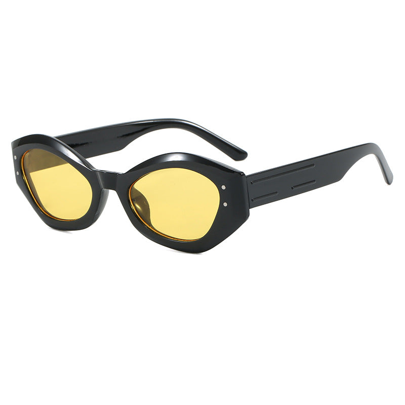 Women's Cat-Eye Sunglasses with Modern Design and Wide Frame Bowlift