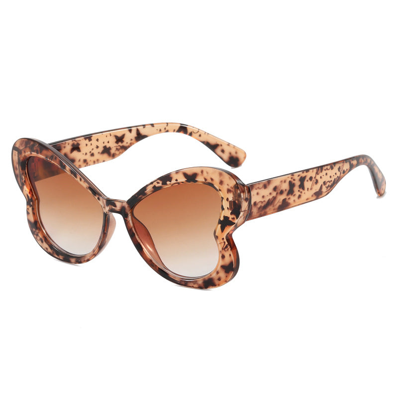 Women's oversized sunglasses in playful butterfly design Bowlift