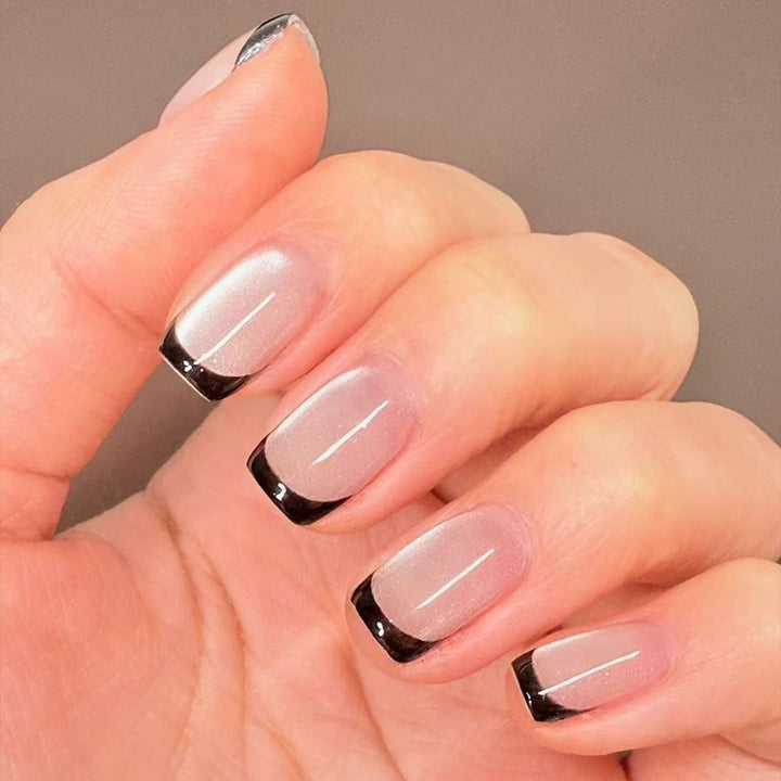 Artificial nails with polka dots Bowlift