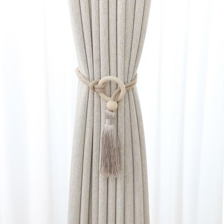 Elegant curtain tieback with tassels Bowlift