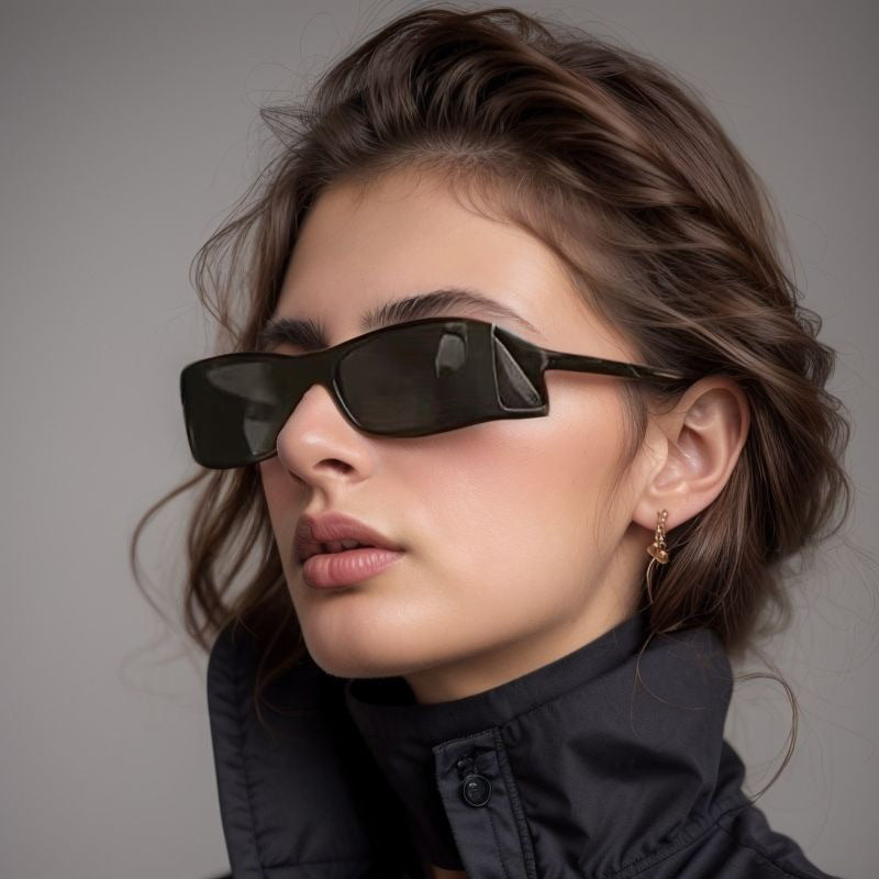 Ladies extravagant sunglasses in geometric design Bowlift