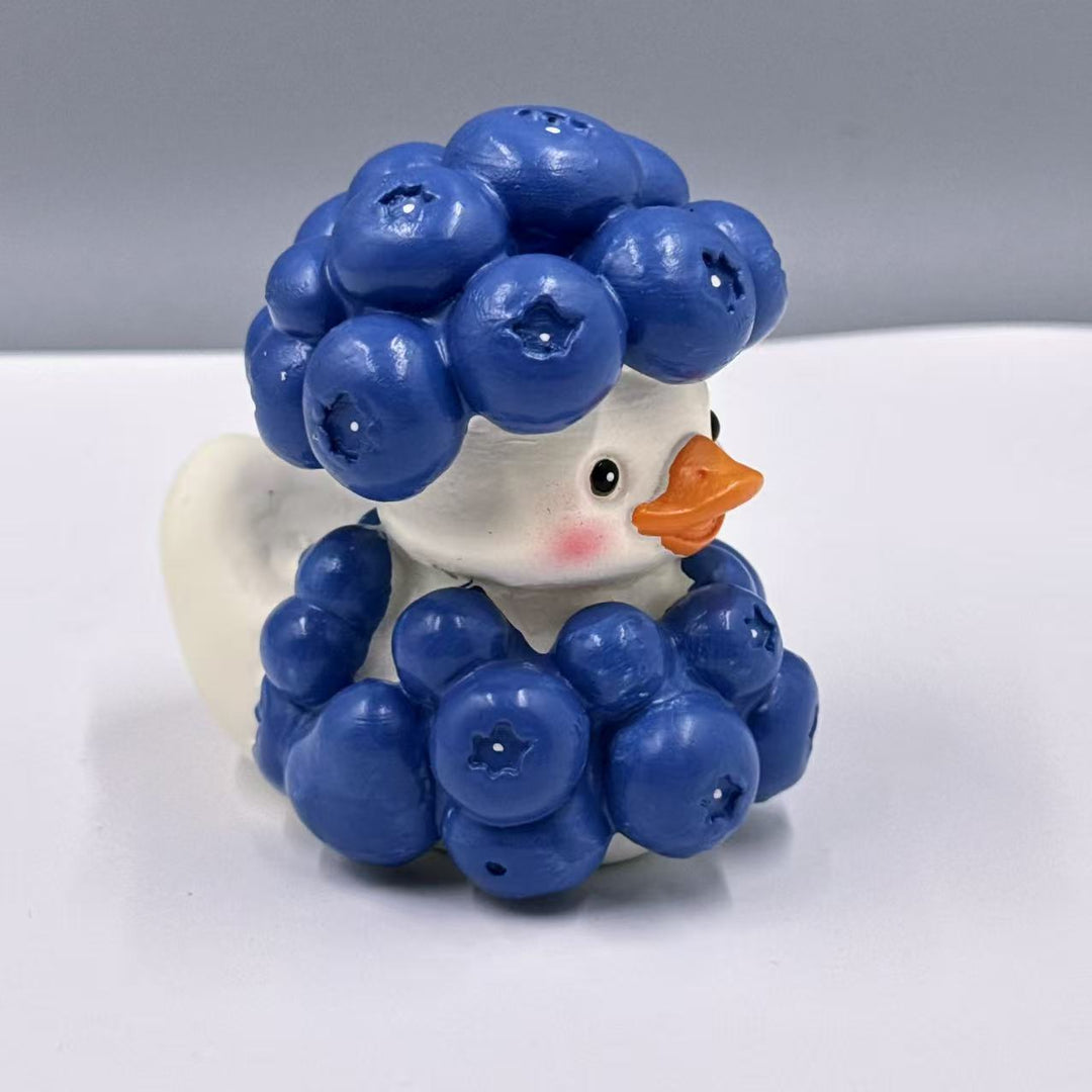 Decorative rubber duck with berry cocktail bowl Bowlift