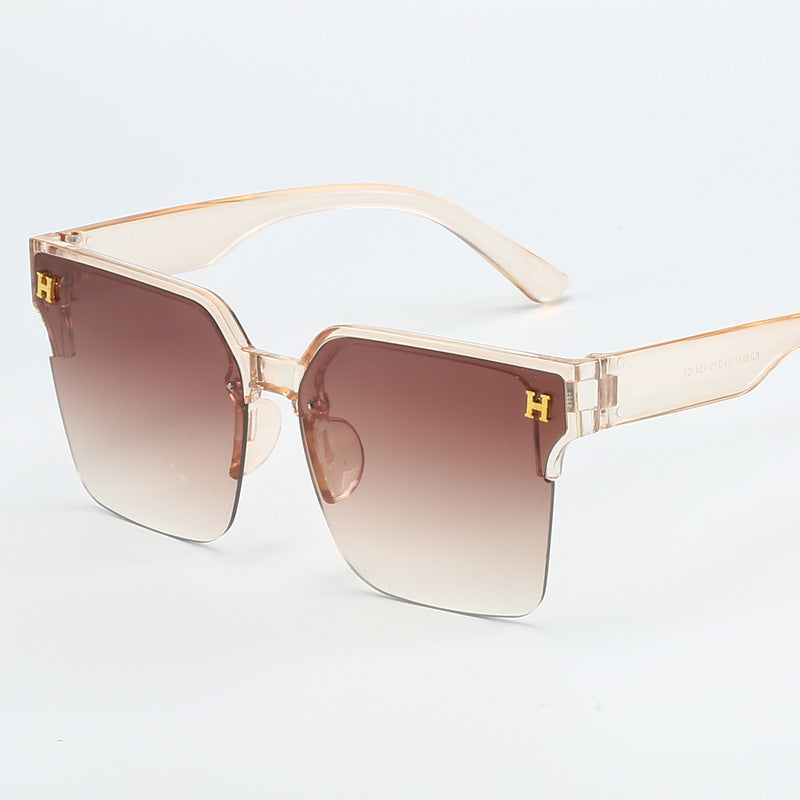 Women square sunglasses with elegant metal frame Bowlift