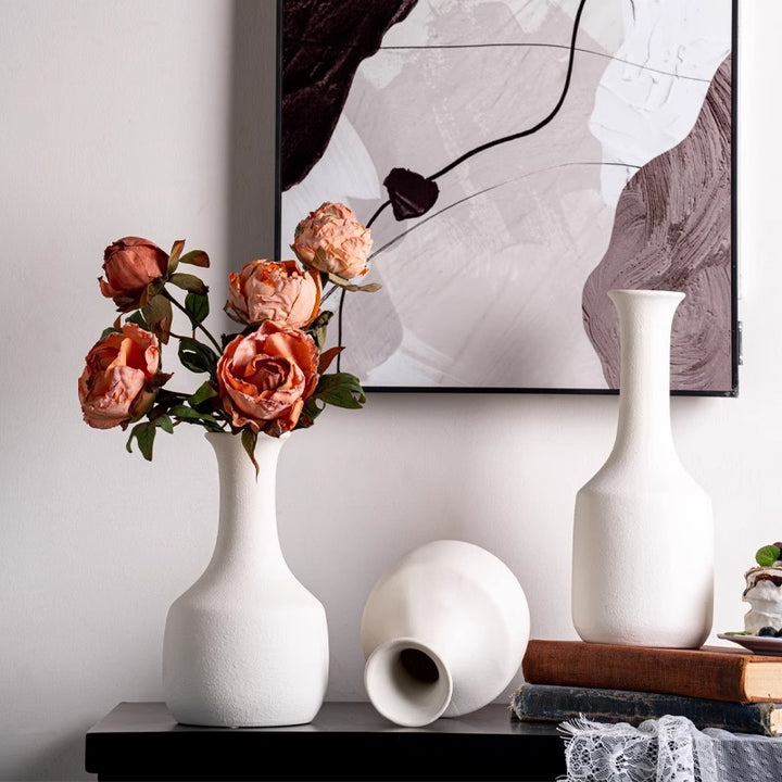 Stylish ceramic vase Bowlift