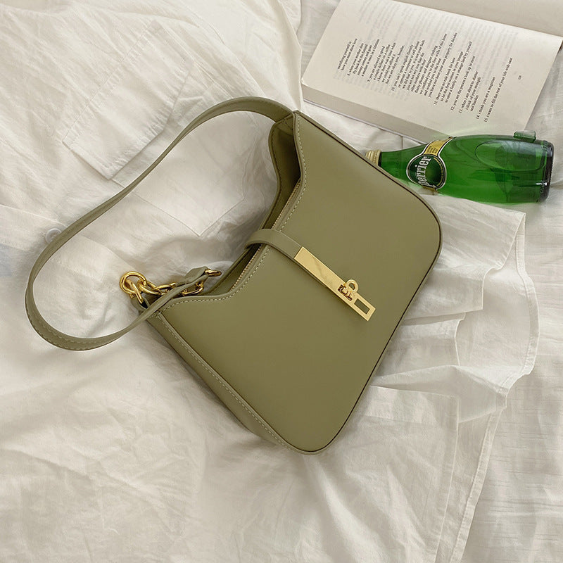 Elegant Structured Handbag Bowlift