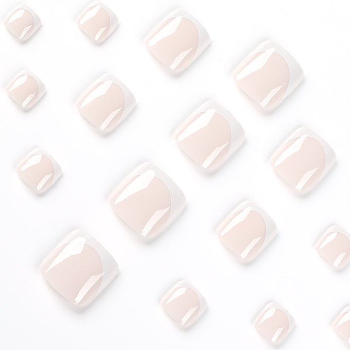 Artful toenail art with elegant French tip Bowlift