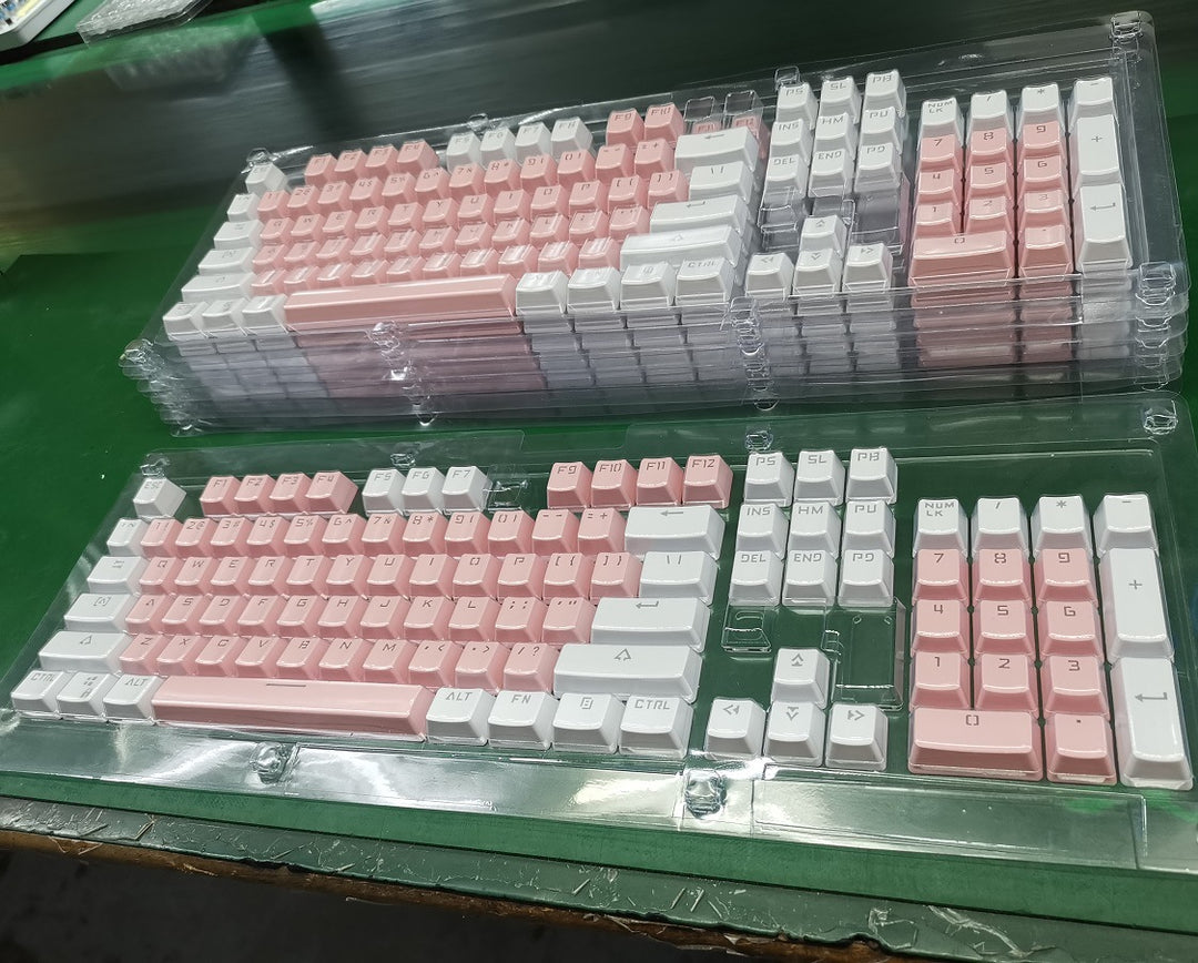 Mechanical gaming keyboard with retro-futuristic design Bowlift