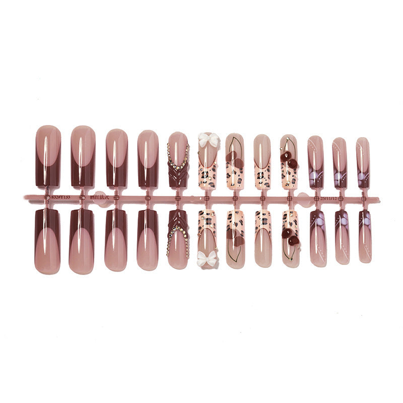 Artificial nail set with elegant flower and glitter effects Bowlift