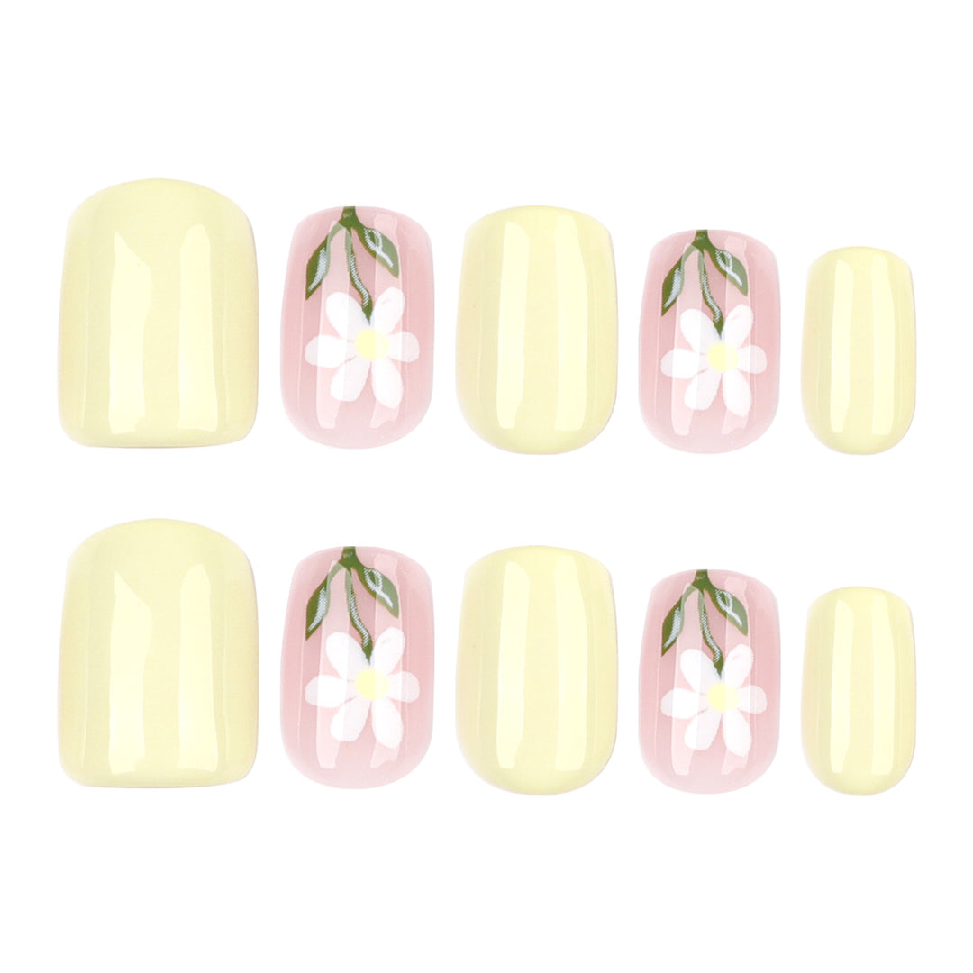 Artful nail extensions with elegant flower design Bowlift