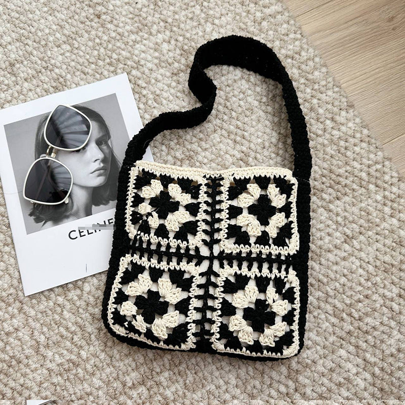 Crocheted shoulder bag with folkloric design Bowlift