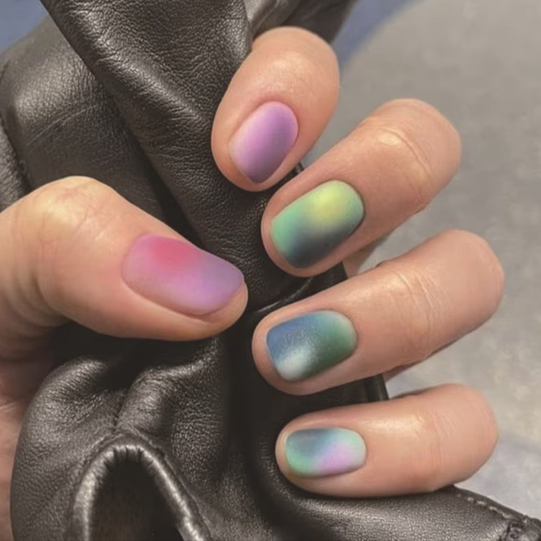 Artificial nails in elegant ombre design Bowlift