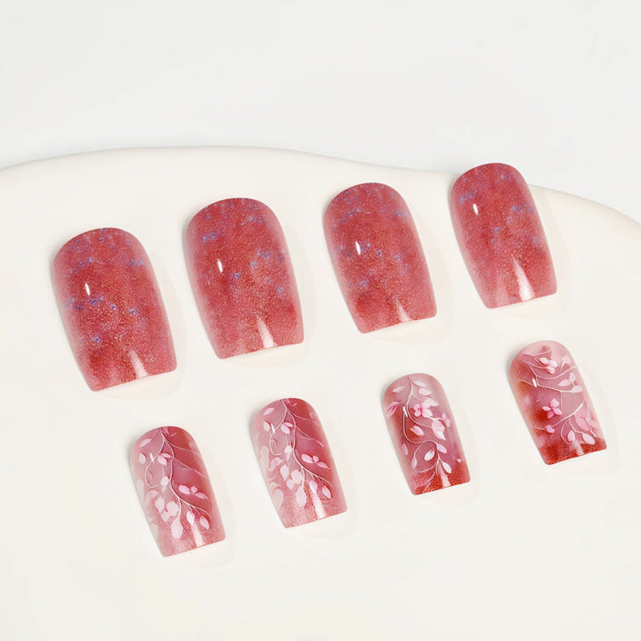 Artificial nails in elegant floral design Bowlift