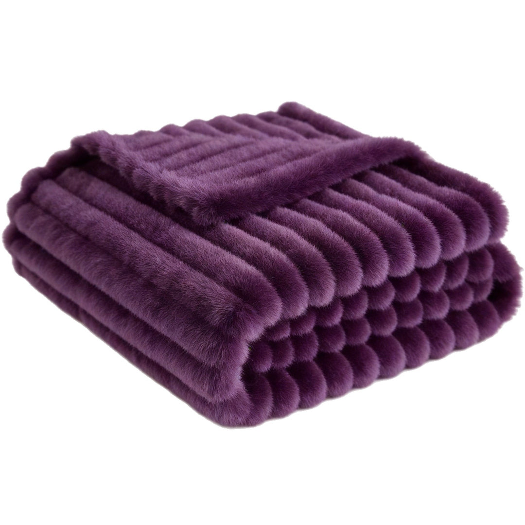 Cozy Plush Throw Blanket Bowlift
